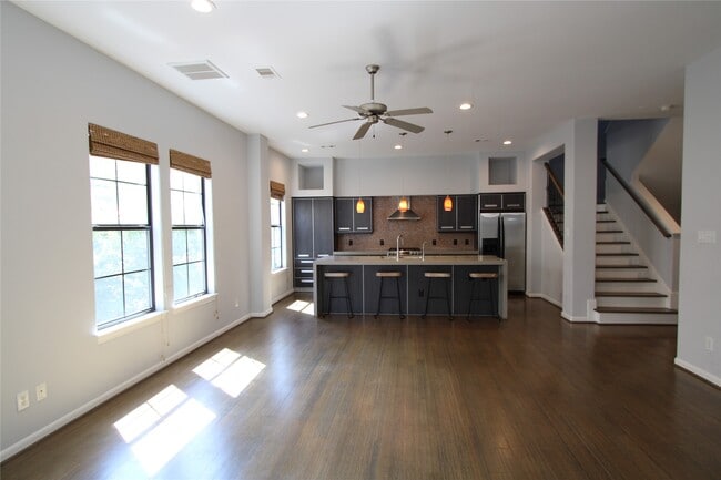Foto del edificio - 3945 Gibson St