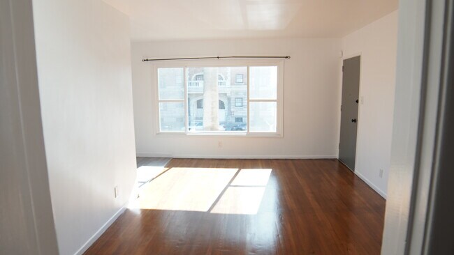 Building Photo - 1015 E Ocean Blvd