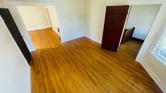 Foto del edificio - 1560 Miller St