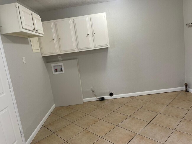 Foto del edificio - 1008 Sharon Dr