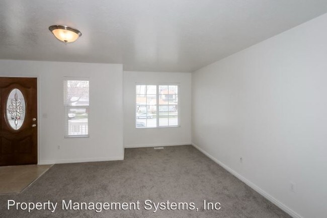 Building Photo - 164 N 600 W