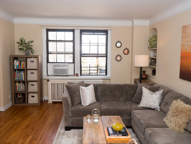 Living Room 3 - 192 Garth Rd