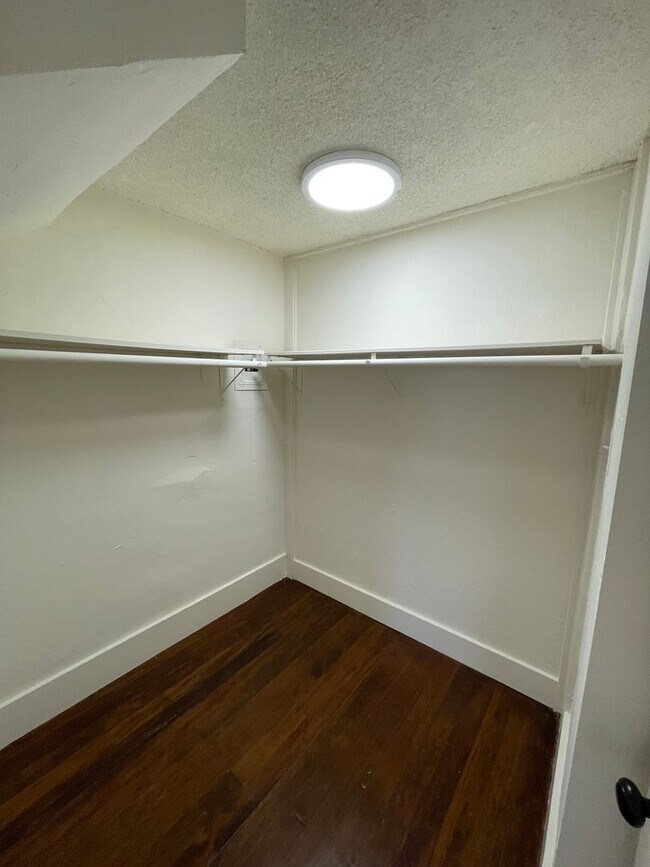 Foto del edificio - 1626-1632 LINDEN ST