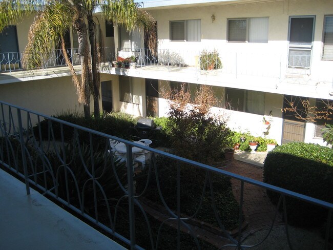 Foto del edificio - 21109 Reynolds Dr