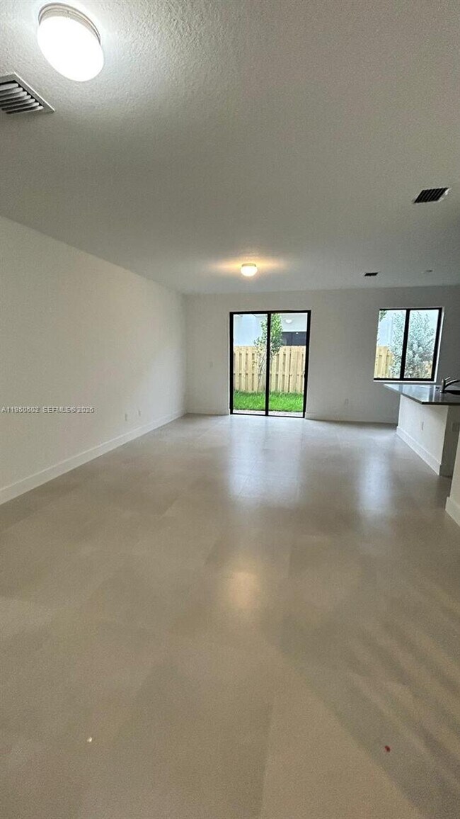 Foto del edificio - 13644 SW 157th Ct