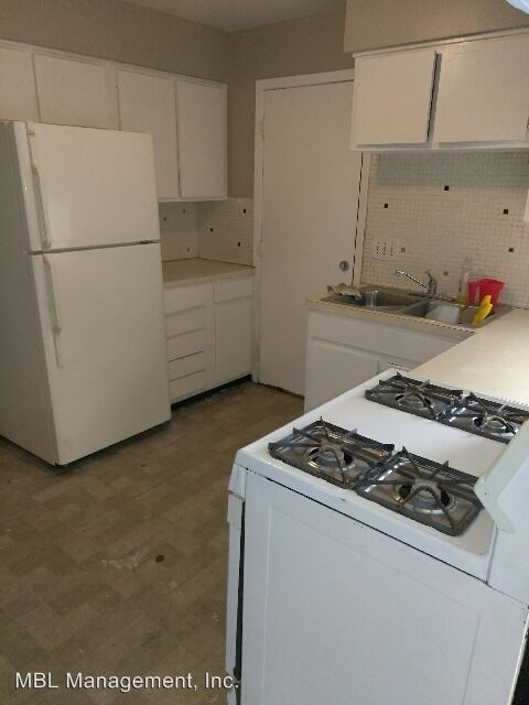 Primary Photo - 22975 Fairmount Blvd