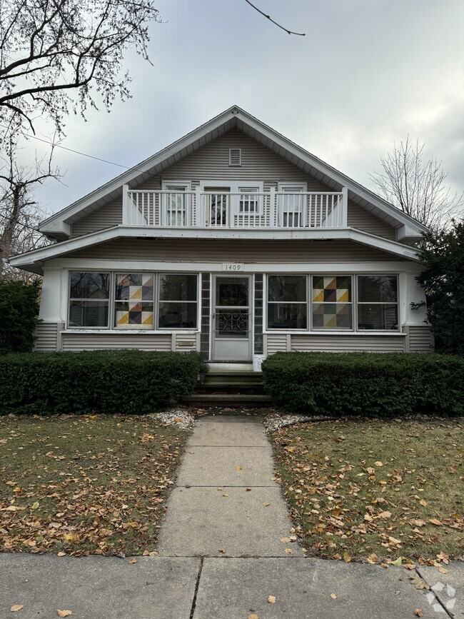 front facade - 1409 W Washington St