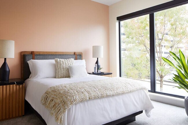 Foto del edificio - 1050 Brady Ave NW