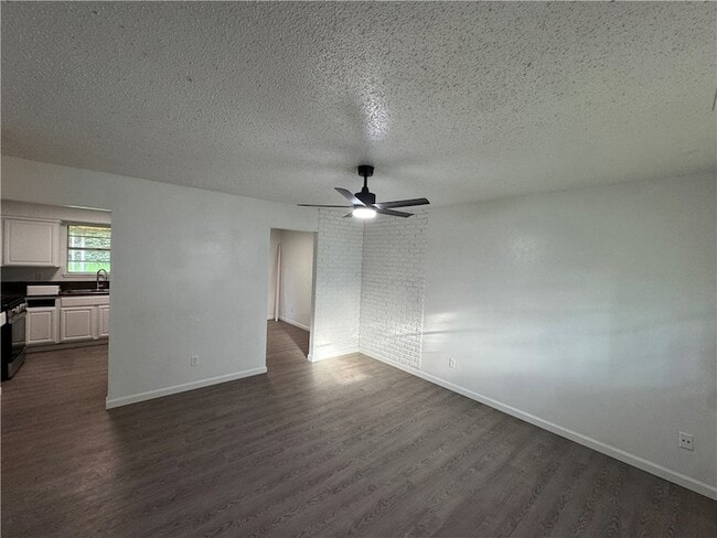 Building Photo - 1303 White Rd
