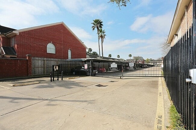 Building Photo - 2250 Bering Dr