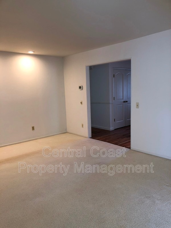 Building Photo - 2884 Sloat Rd