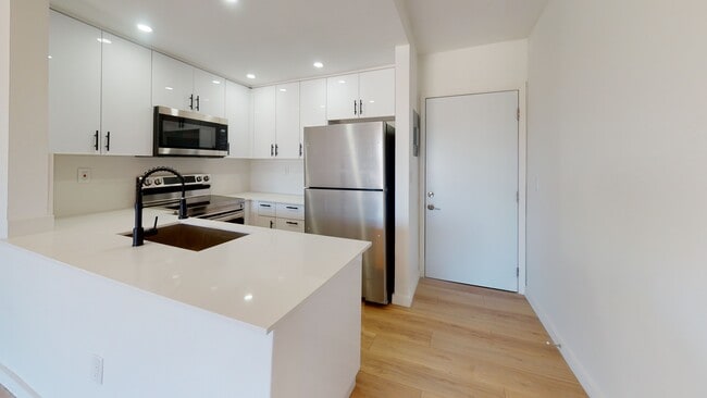 Kitchen - 620 SW 10th St