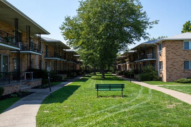 Building Photo - Eastway Manor Apartments