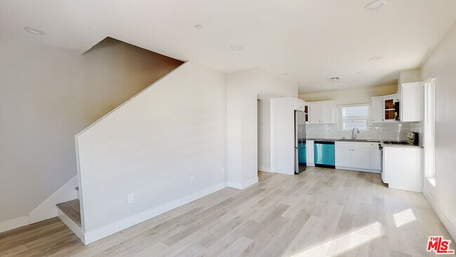 Foto del edificio - 236 Rosemont Ave