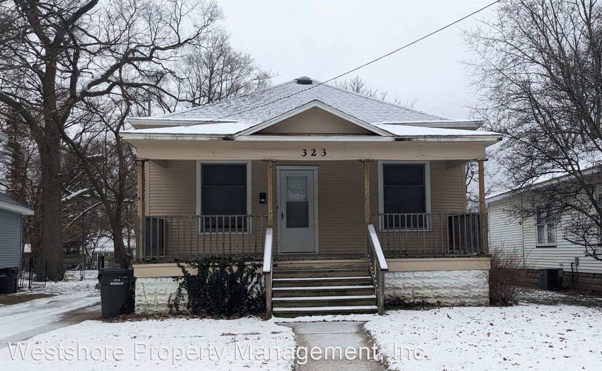 Primary Photo - 3 br, 1 bath House - 323 W. Forest Ave.