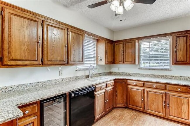 Building Photo - 1586 Stainback Rd, Red Oak, TX, 75154