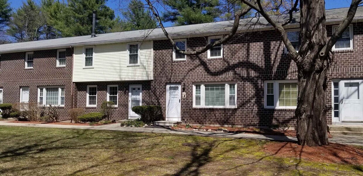Primary Photo - 83 Oakridge Dr