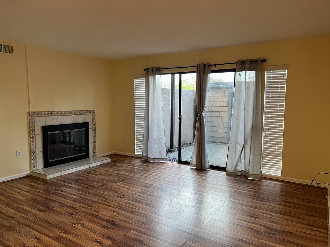 892 Woodside Ln E Unit 7, Sacramento, CA 95825 Condo for Rent in