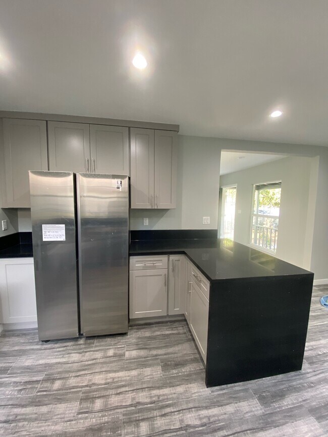 Cocina - 1709 Barry Ave