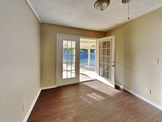 Foto del edificio - 13605 Janwood Ln