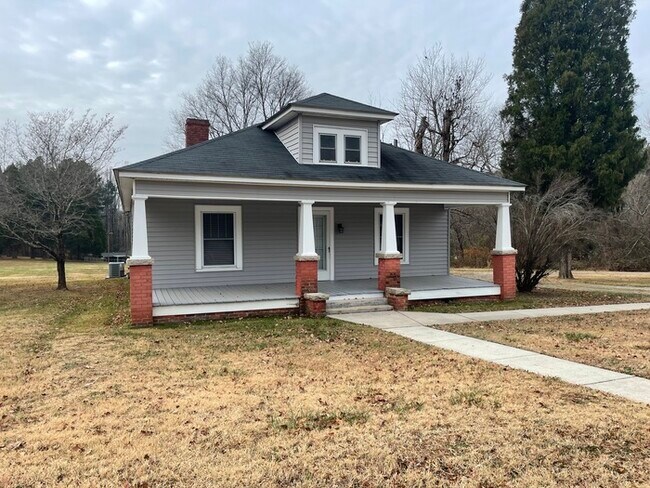 Foto del edificio - 2417 Statesville Blvd.