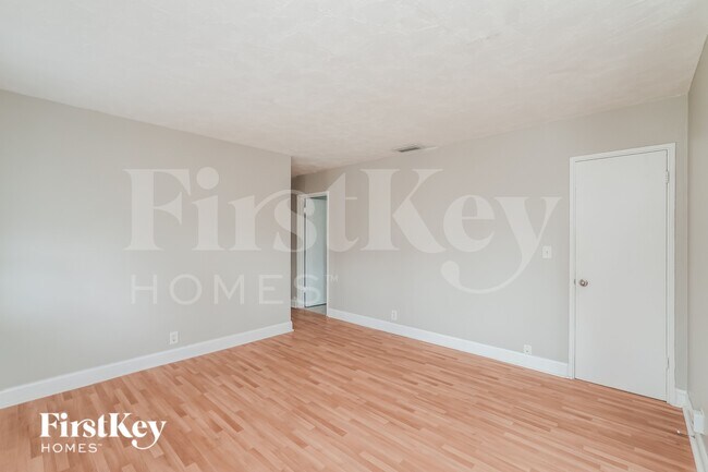 Building Photo - 3805 W Rogers Ave