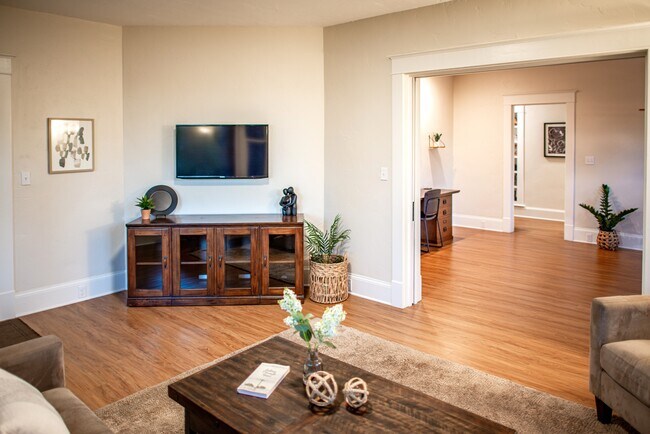 Foto del edificio - 1111 W 12th Ave