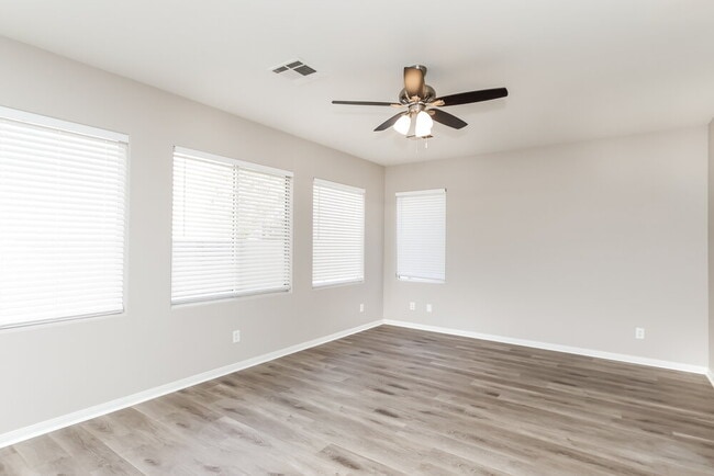 Foto del edificio - 10843 Colour Magic St