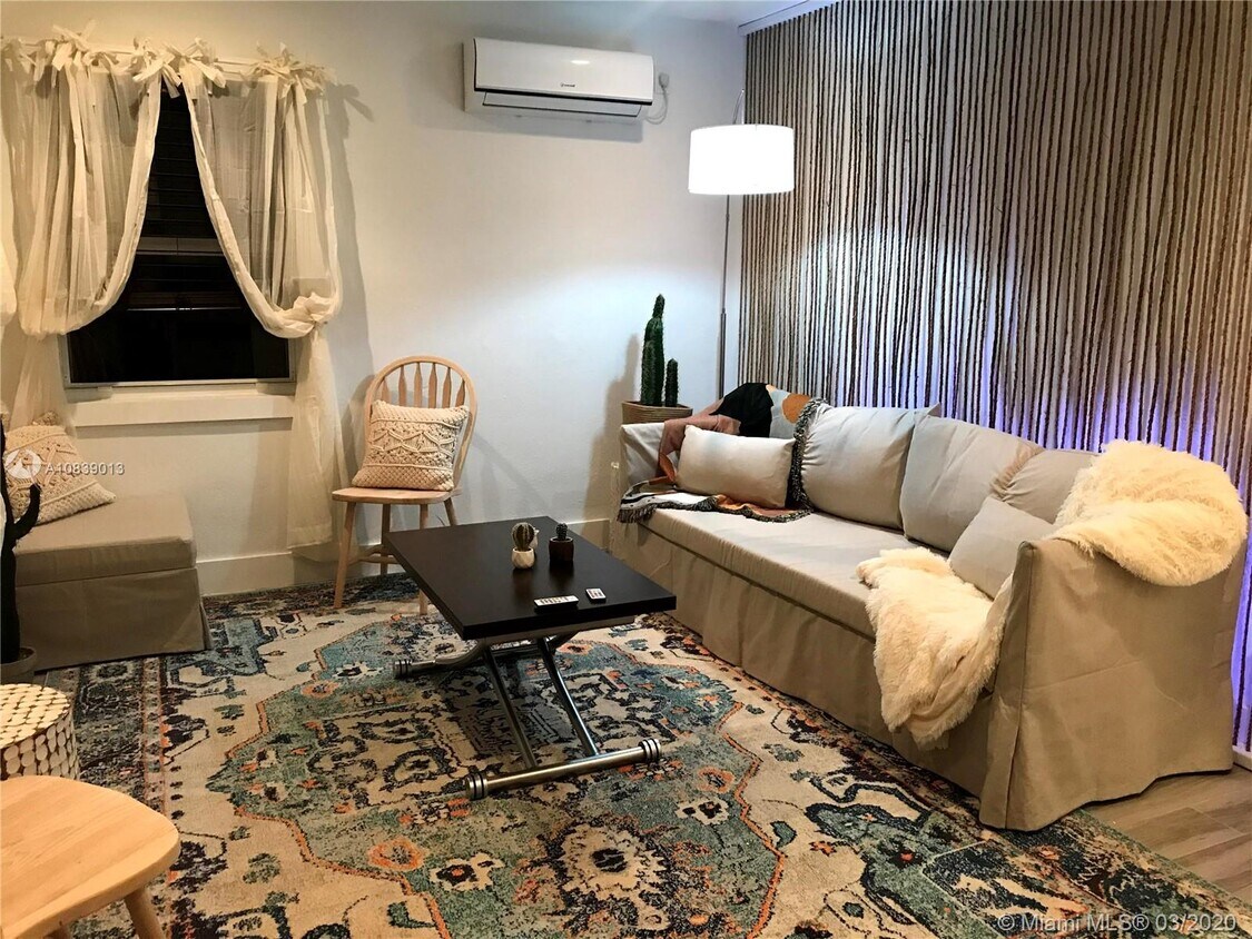 Foto principal - 55 NE 59th St