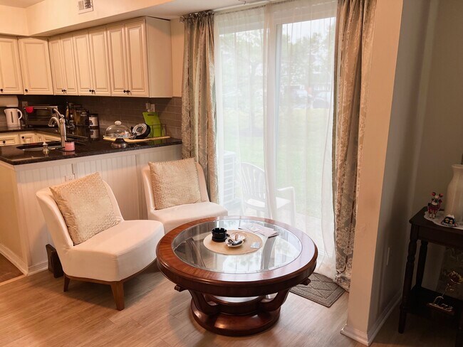 Foto del edificio - 248 Tintern Ct
