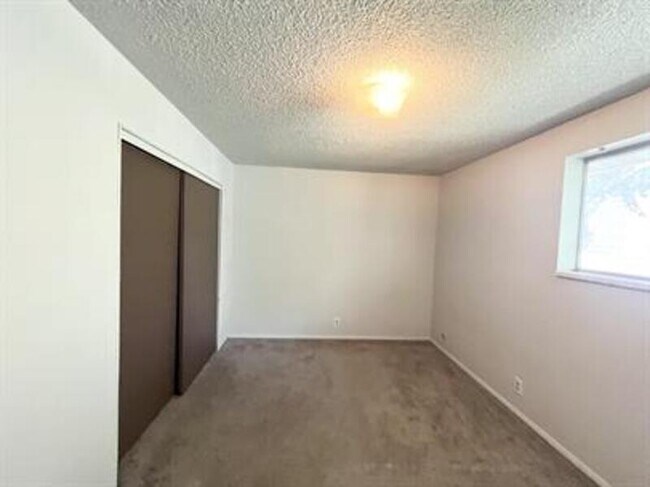 Foto del edificio - 1265 Crandall Ave S