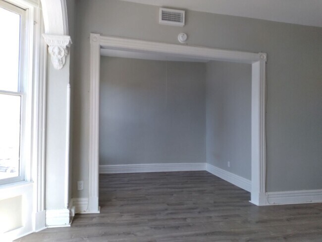 Building Photo - 5 Elberon Pl