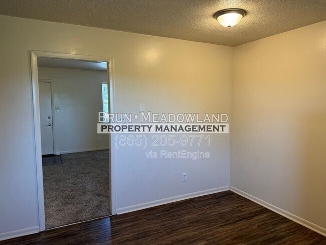 Foto del edificio - 128 Lynnwood Dr