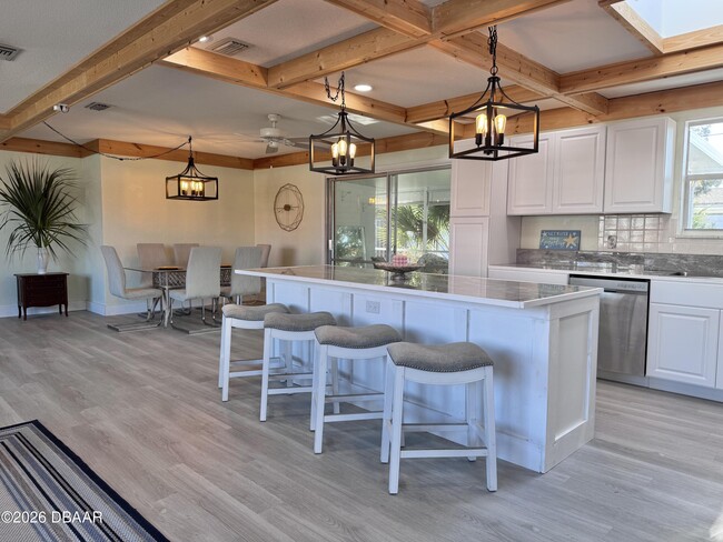 Foto del edificio - 3041 N Oleander Ave