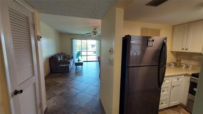 Foto del edificio - 5154 Turquoise Ln