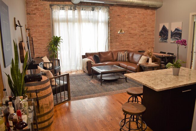 Living room view from entry - 770 W Gladys Ave