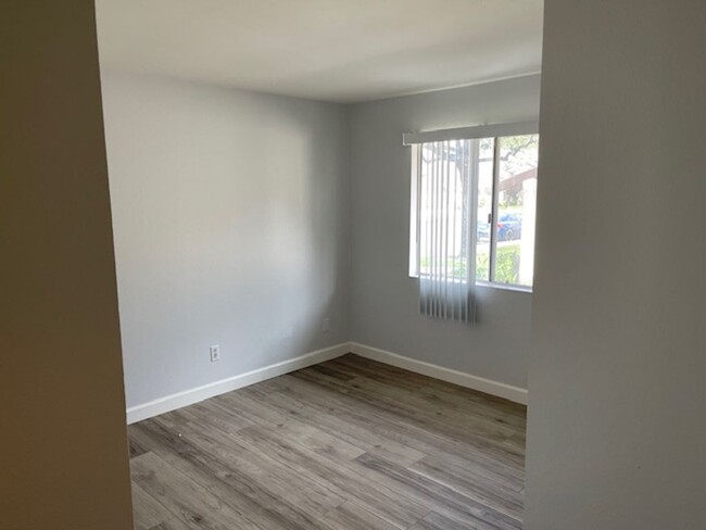 Building Photo - Remodeled Condo