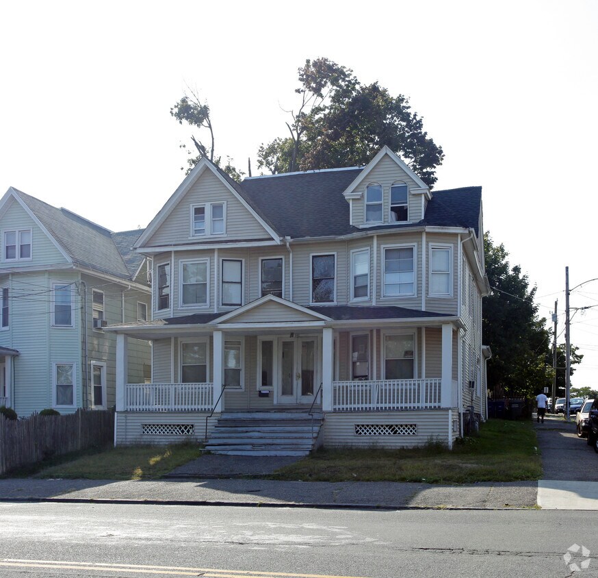 939941 Noble Ave, Bridgeport, CT 06608 Apartments in Bridgeport, CT