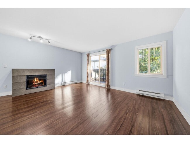 Photo du bâtiment - 13368-13372 72 Ave