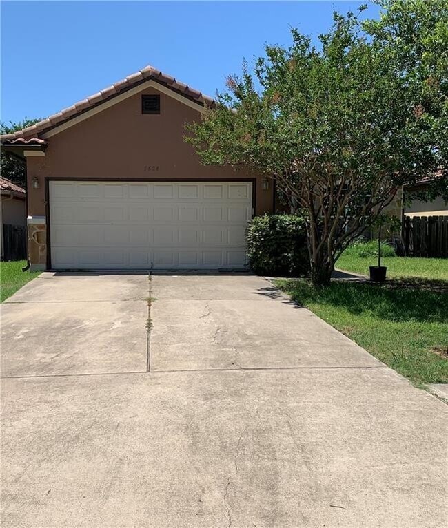 Building Photo - 5624 Toscana Ave