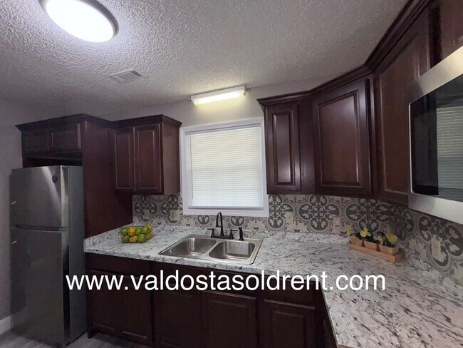 Foto del edificio - 2013 Bradley Ave