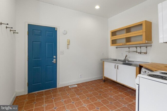 Foto del edificio - 3001 W Girard Ave