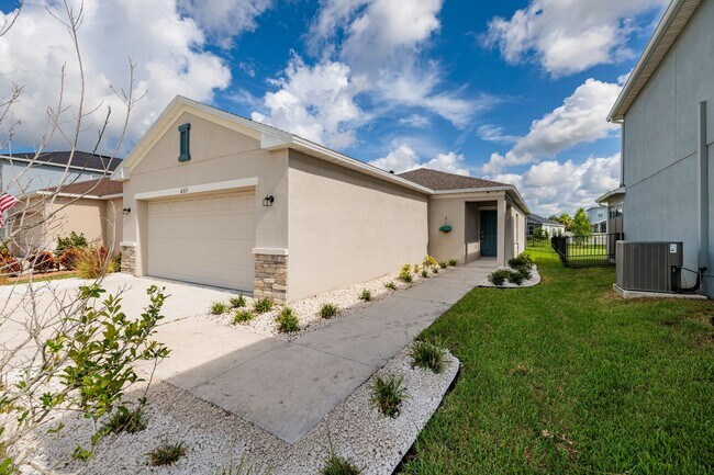 Foto del edificio - Newly developed Lakefront 3B/2B home in Ea...