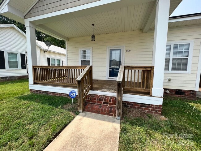 Foto del edificio - 19825 Mulberry St