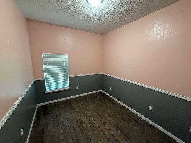 Foto del edificio - 7071 Deer Lodge Cir