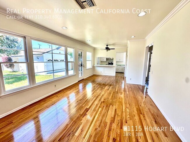 Foto del edificio - 21115 Hobart Blvd