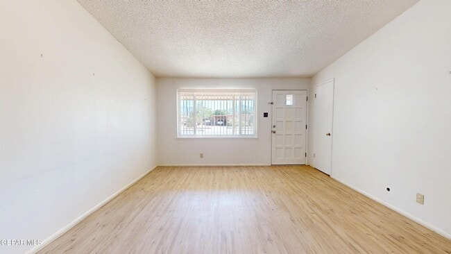 Foto del edificio - 4553 Skylark Way