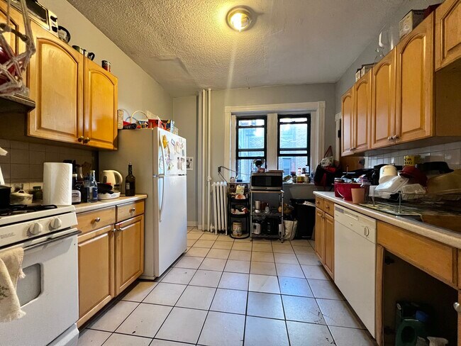 Foto del edificio - 18 Glenville Ave