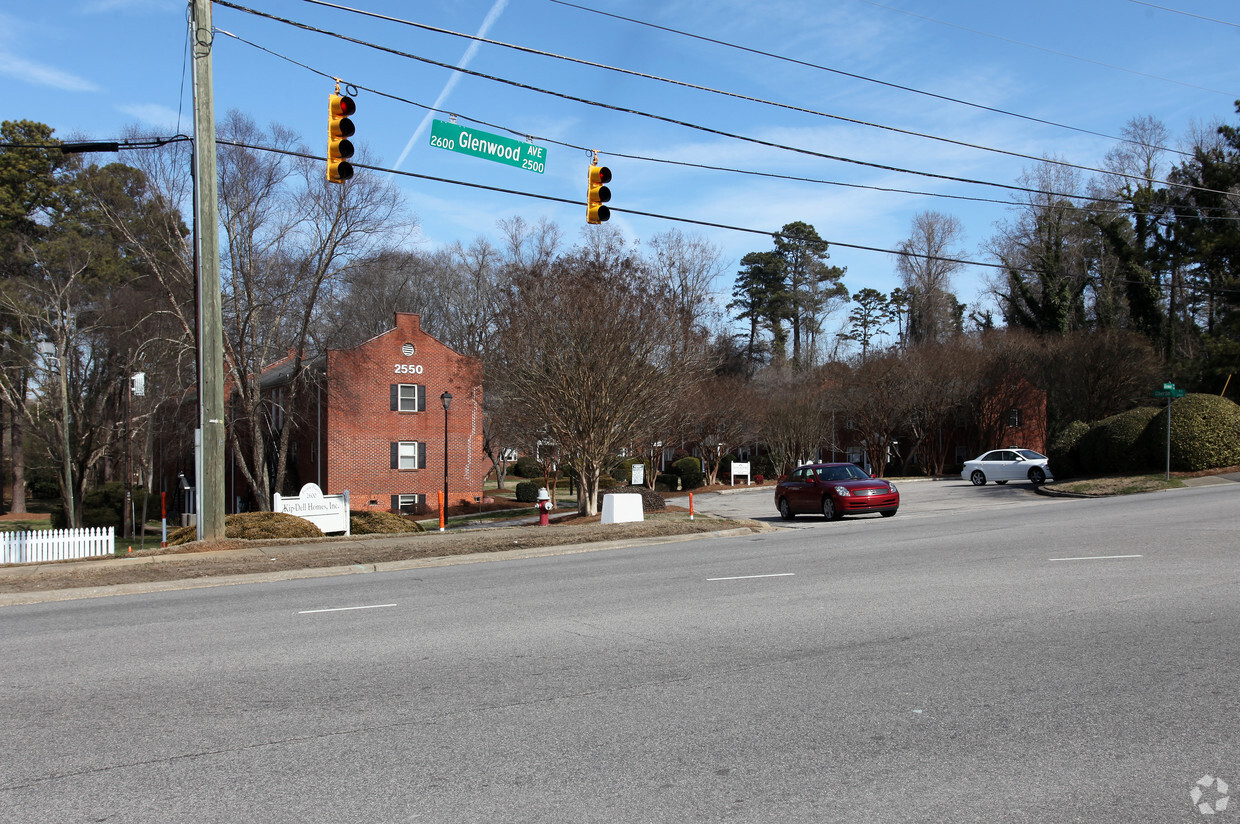 Foto del edificio - Country Club Homes