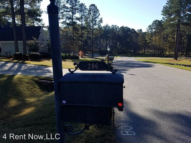 Foto del edificio - 206 Leaning Pine Cir